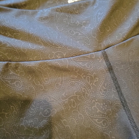 GRRRL paisley leggings Weili/Victoria (between 23"-29" around belly button) - Picture 3 of 4